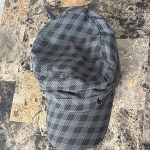 Nike Black and Gray Checkered Hat (Nike Golf)